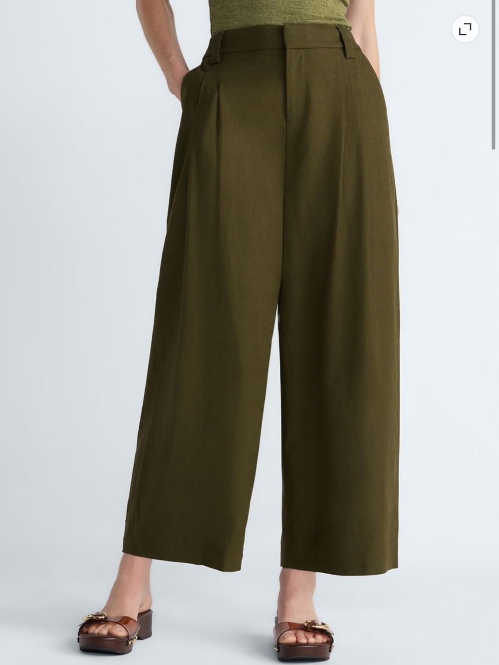 Women's Pleated Barrel Pants Size 2